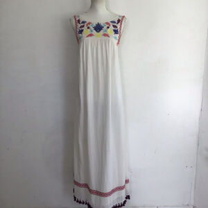 Zingara Women Elegant Fun White Embroidered Maxi Dress S